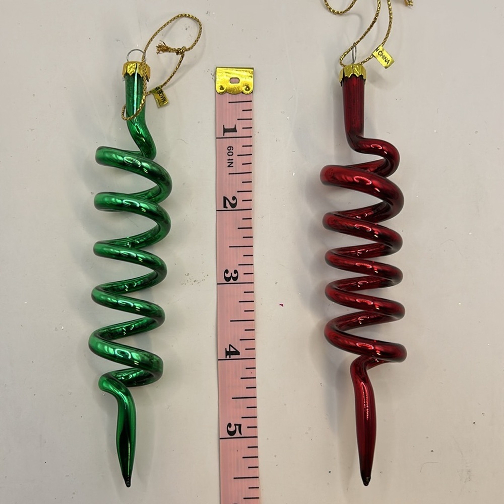 Elegant Red and Green Glass Spiral Ornaments - Picture 5 of 5